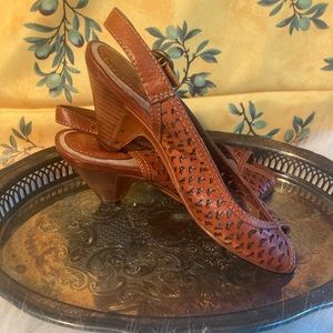 Frye Maya, Peep-toe, Sling Back, Kitten Heels